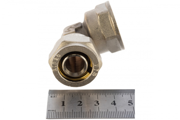 Уголок перех. вн. 20ц-3/4