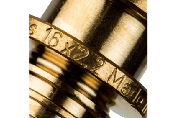 Муфта соединительная равнопроходная 25 STOUT