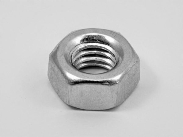 Гайка шестигранная DIN 934  М 6 цена за кг