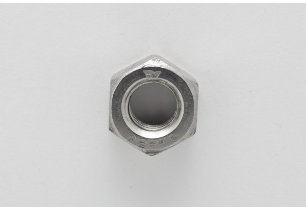 Гайка шестигранная DIN 934  М 6 цена за кг