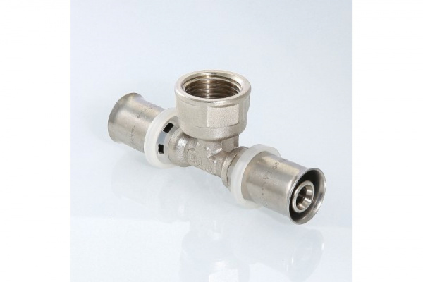 Тройник пресс перех. вн. 20х1/2х20