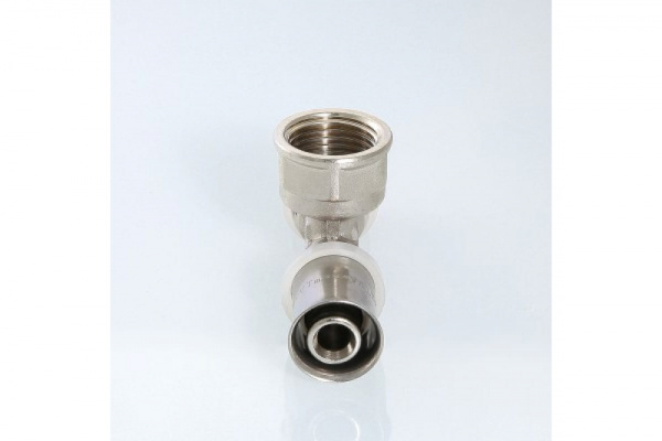 Тройник пресс перех. вн. 20х1/2х20