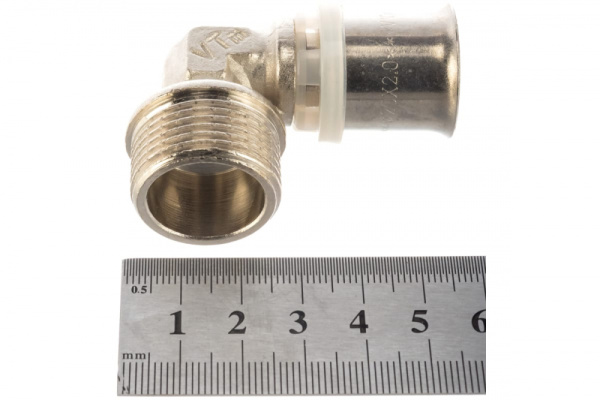 Угольник пресс перех. нар, 20х3/4