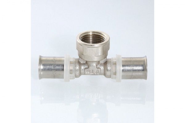 Тройник пресс перех. вн. 20х1/2х20