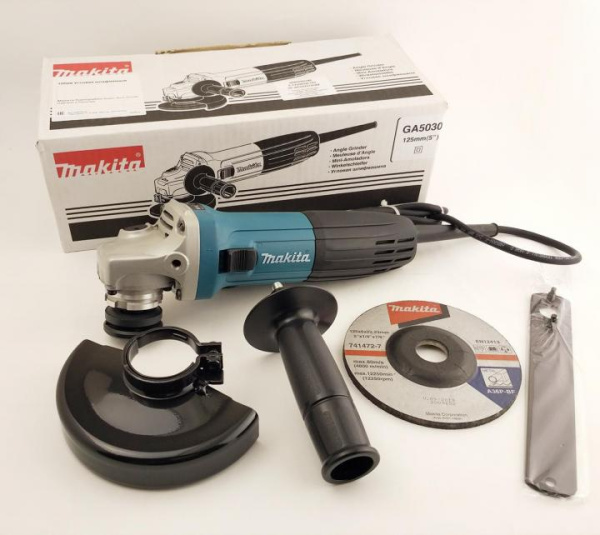 Углошлифовальная машина (болгарка) Makita GA 5030 720 Вт. 125 мм.