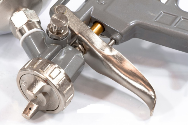 Краскораспылитель MATRIX с верхним бачком V 0,6 л, сопло D 1.2, 1.5 и 1.8 мм